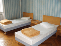 Une Chambre avec 2 lits simples